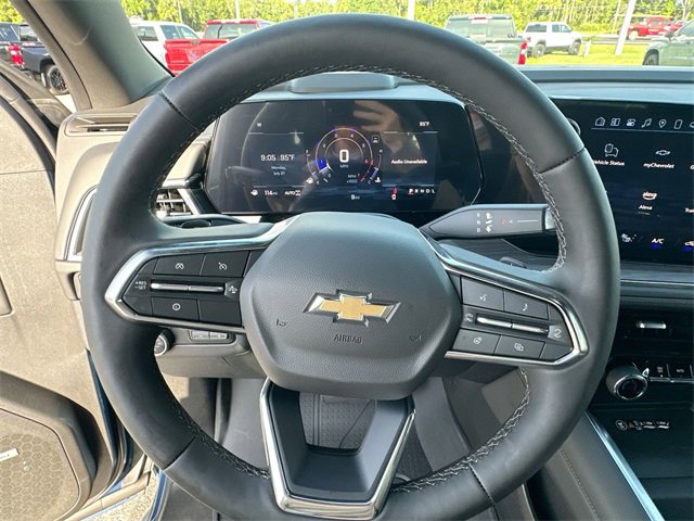 2025 Chevrolet Suburban LT photo 37