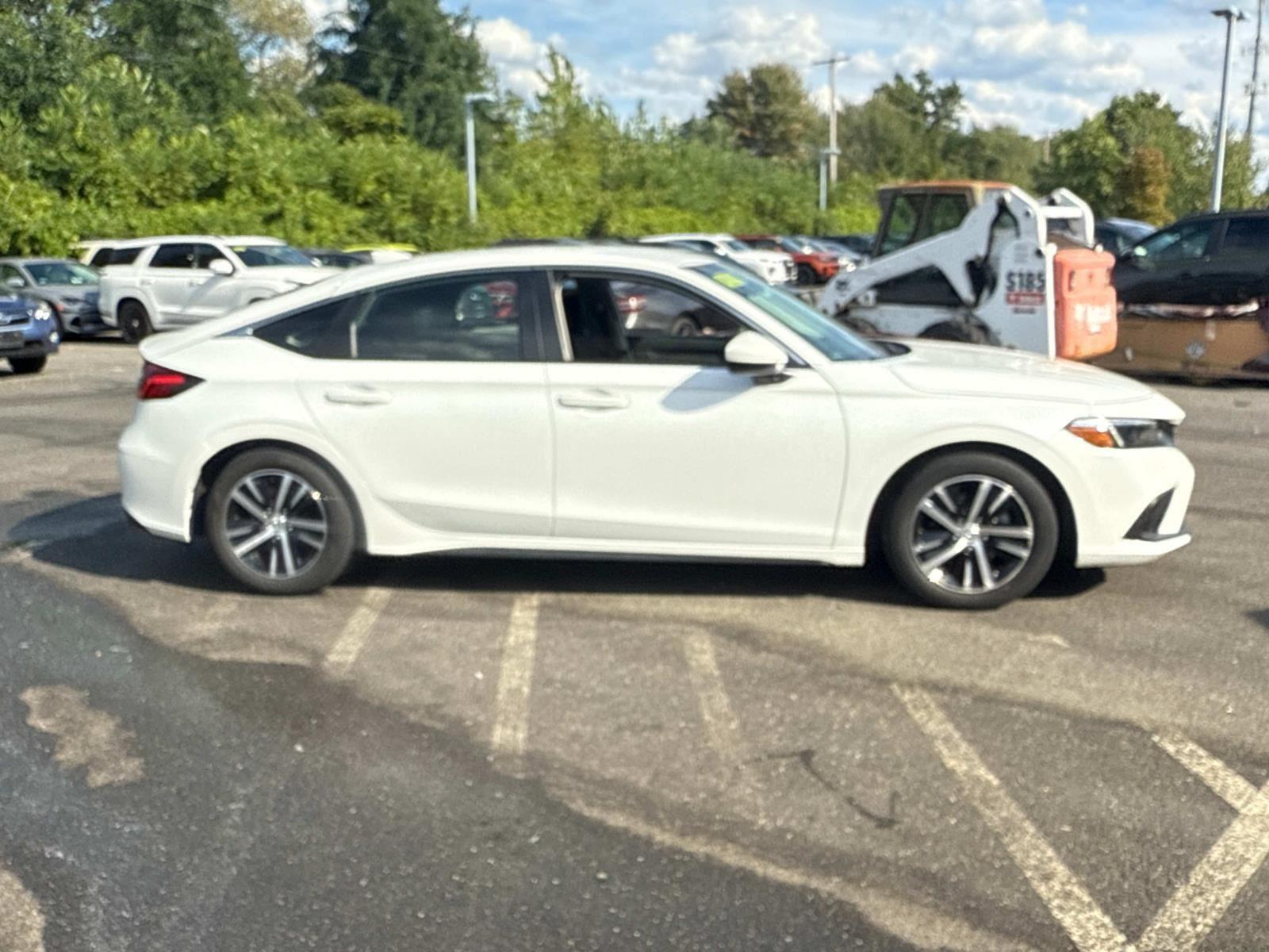 2024 Honda Civic Hatchback LX photo 3