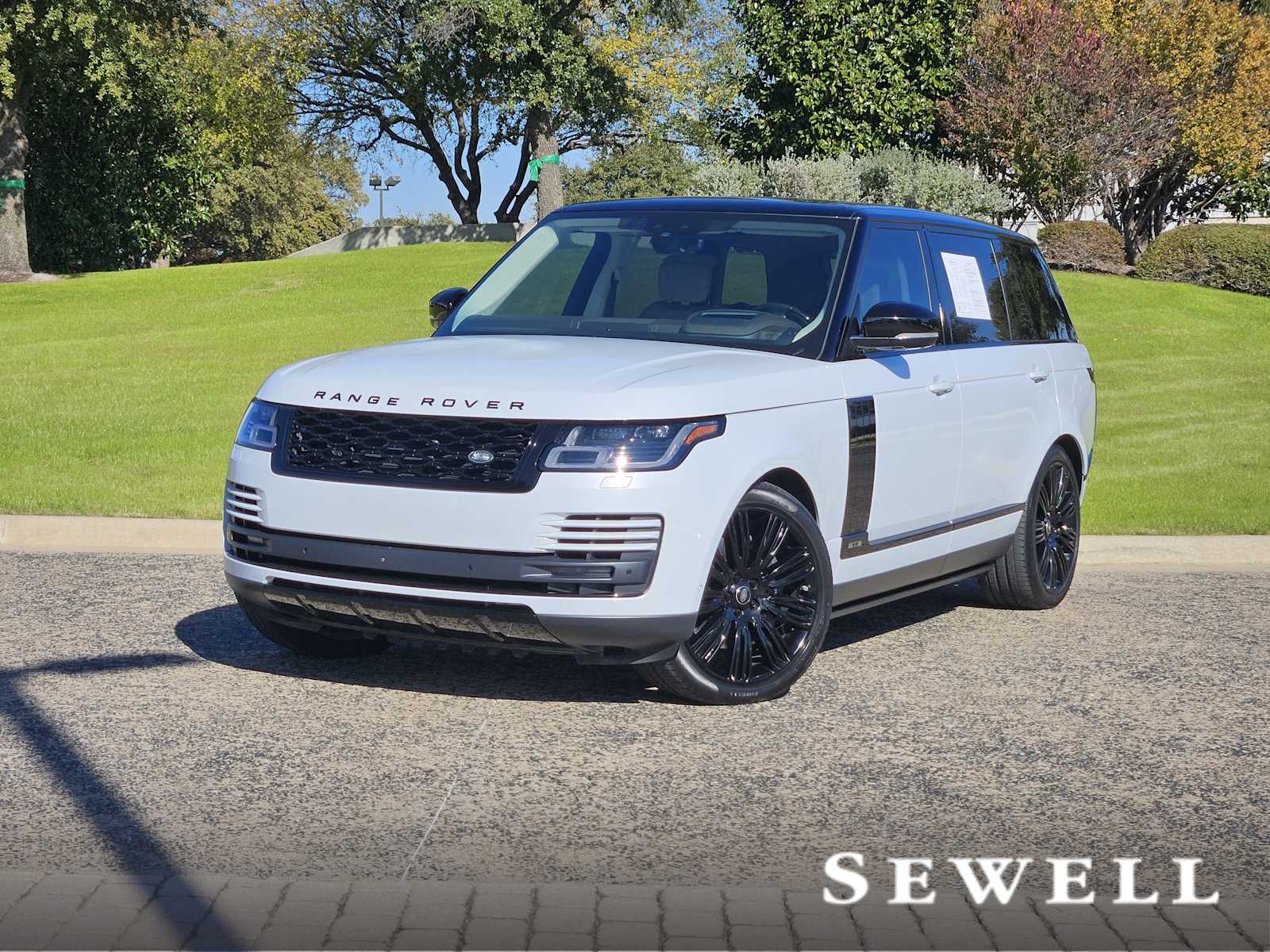 2019 Land Rover Range Rover Supercharged's photo
