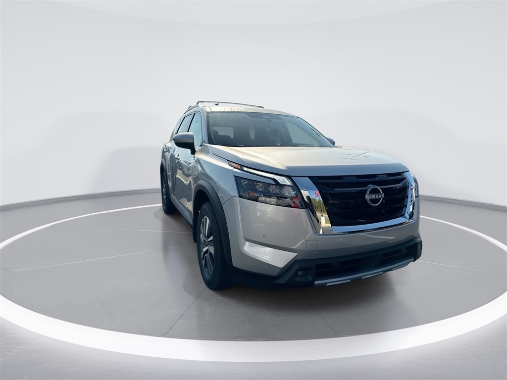 2025 Nissan Pathfinder SL photo 2