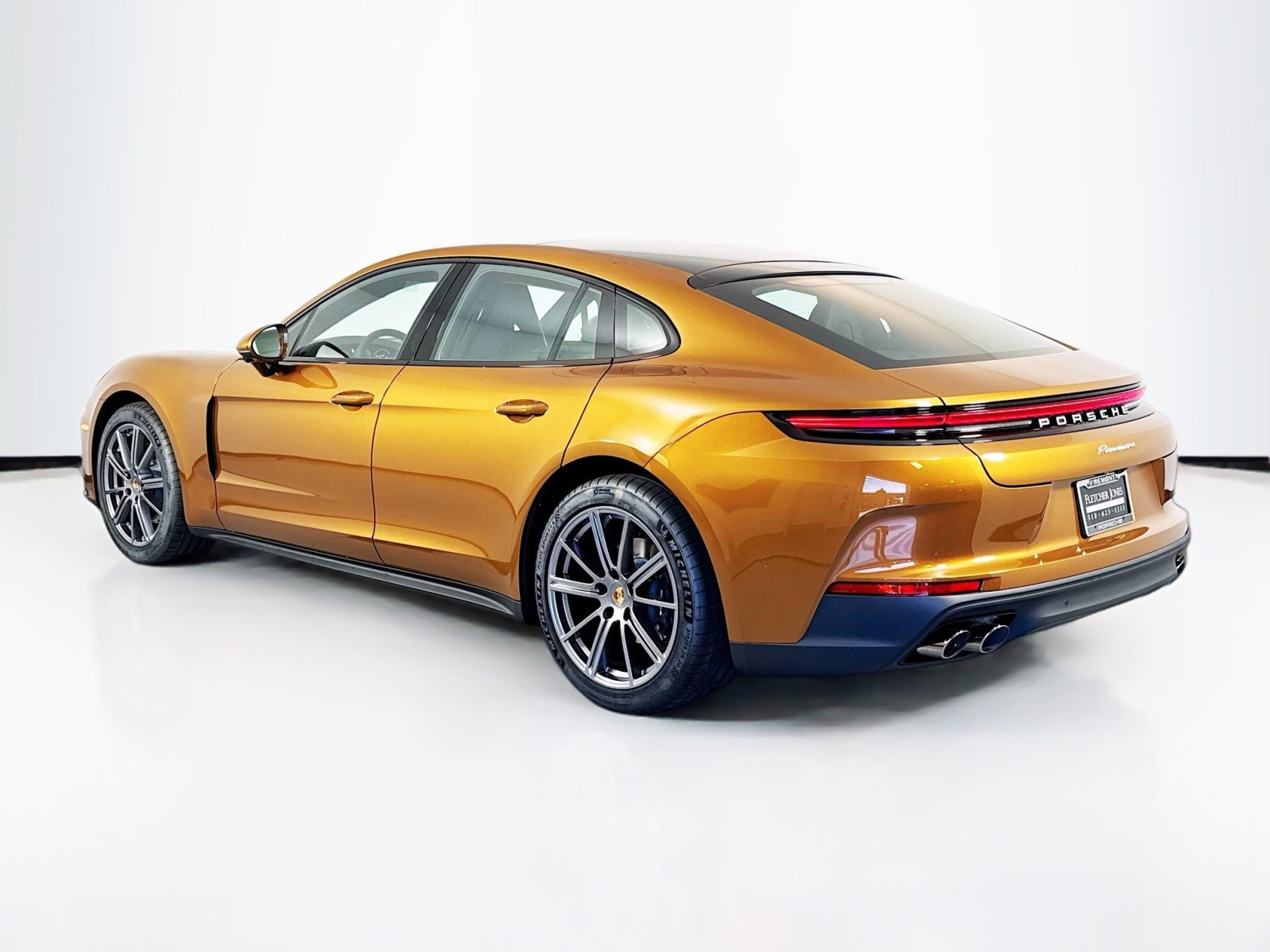 2025 Porsche Panamera 4 photo 3
