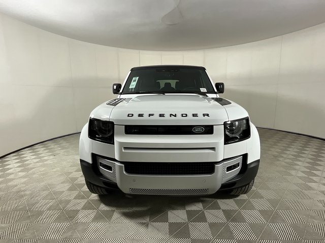 2025 Land Rover Defender 130 S photo 4