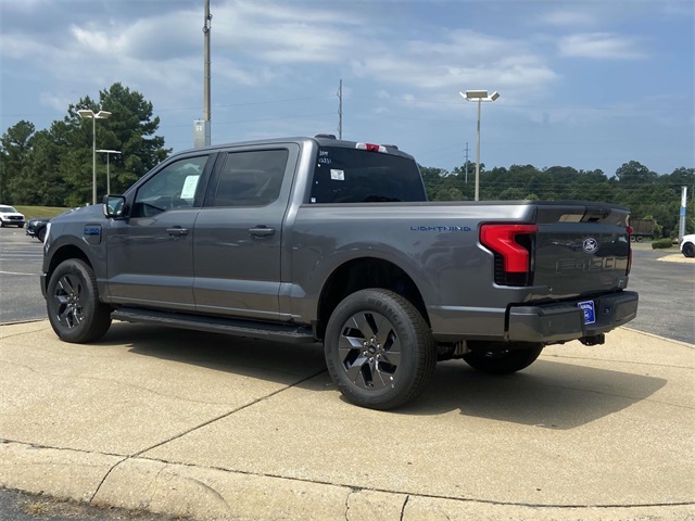 2025 Ford F-150 Lightning photo 3