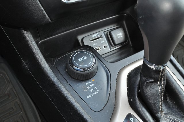 2017 Jeep Cherokee Limited photo 30