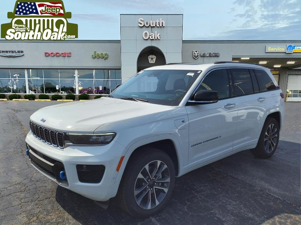 2023 Jeep Cherokee Overland 4xe photo 2