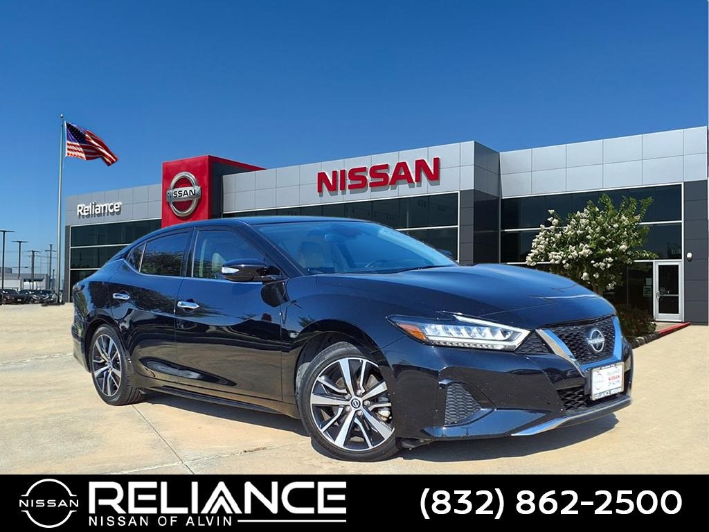 2023 Nissan Maxima SV's photo