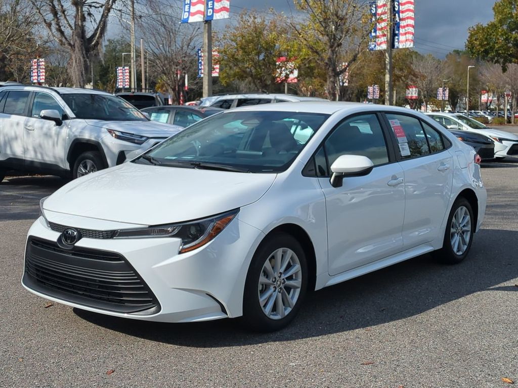 2026 Toyota Corolla LE's photo