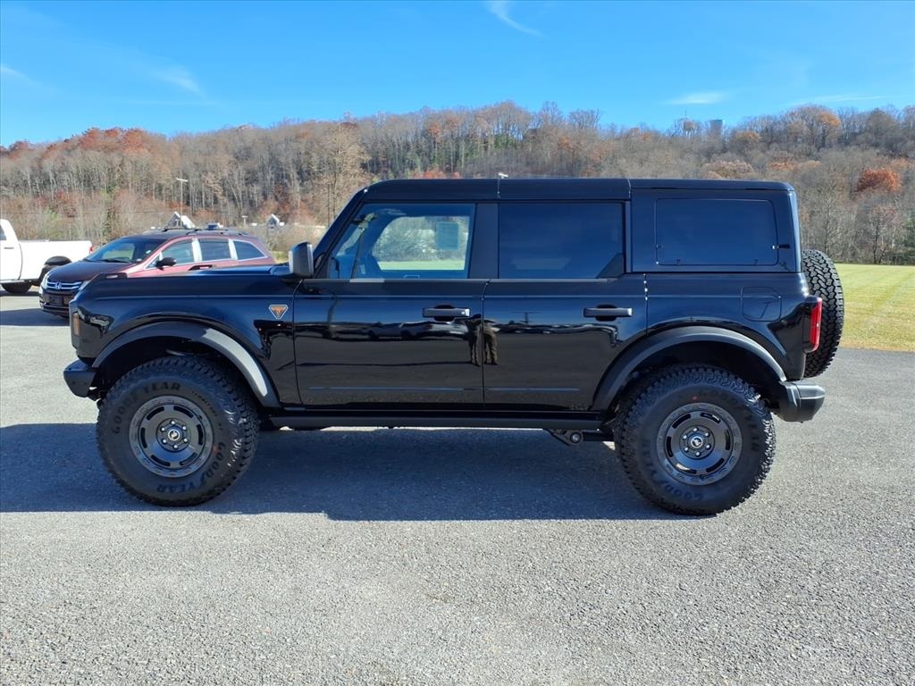 2025 Ford Bronco Badlands photo 2