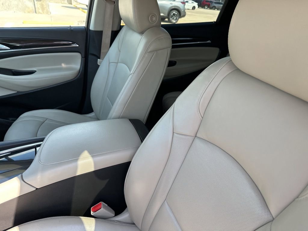 2021 Buick Enclave Essence photo 2