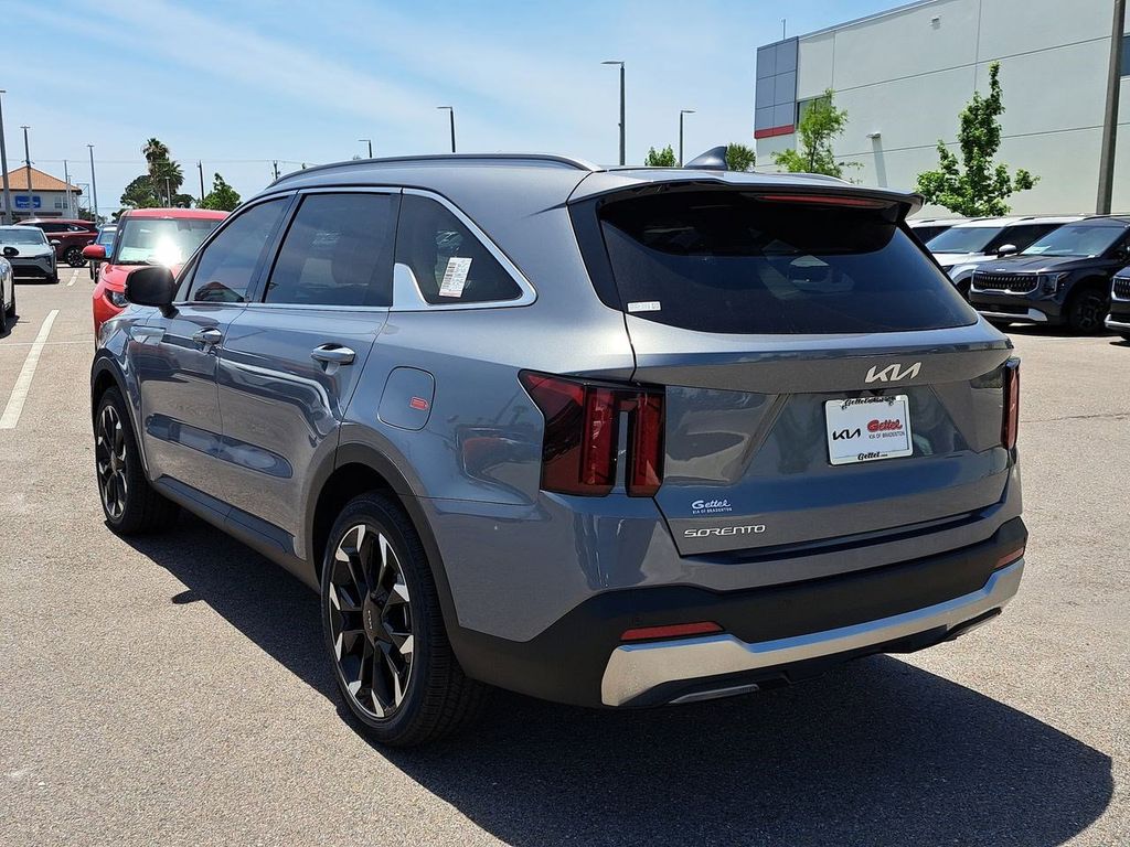2025 Kia Sorento EX photo 4