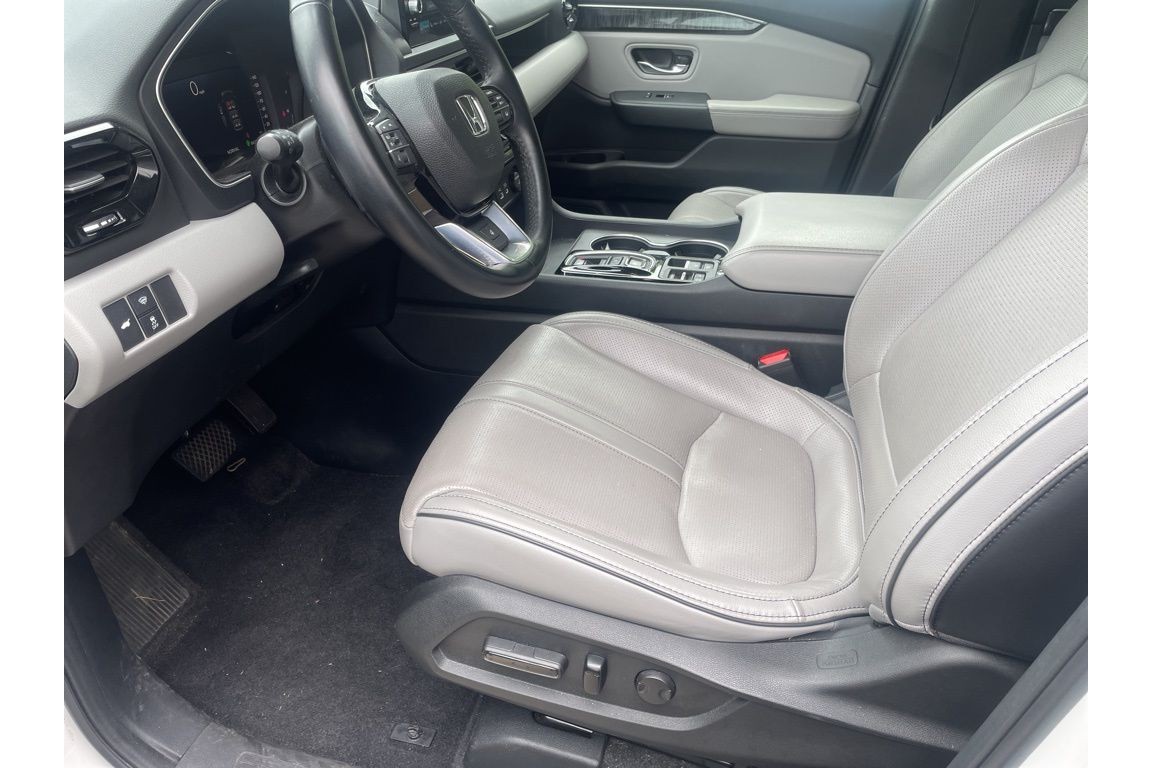 2023 Honda Pilot Elite photo 3