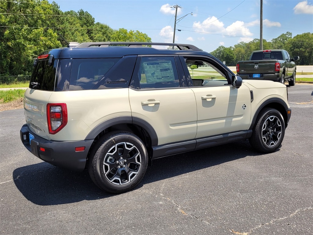 2025 Ford Bronco Sport Outer Banks photo 11