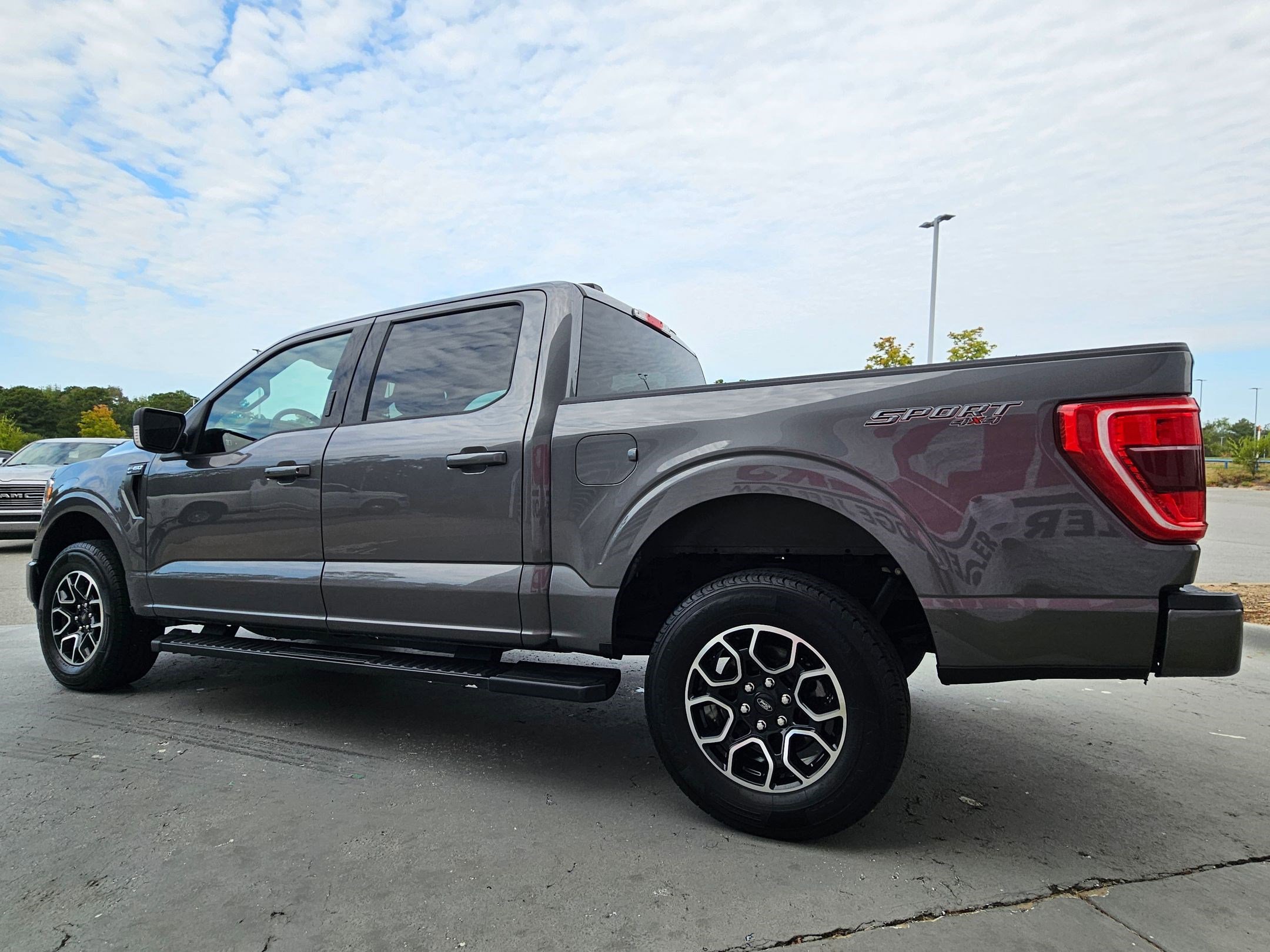 2023 Ford F-150 XLT photo 5