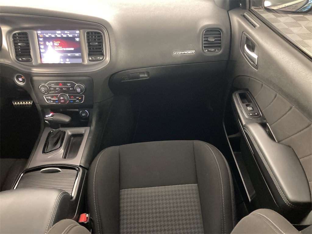 2023 Dodge Charger R/T photo 12