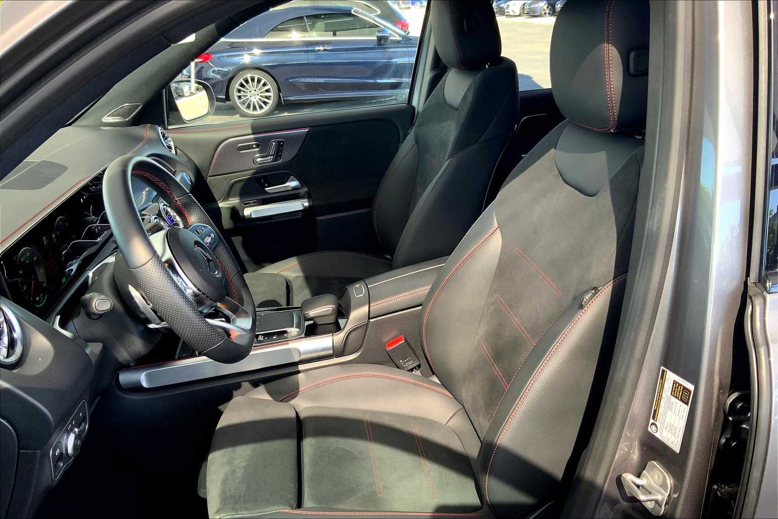 2023 Mercedes Benz EQB 350 4MATIC photo 7