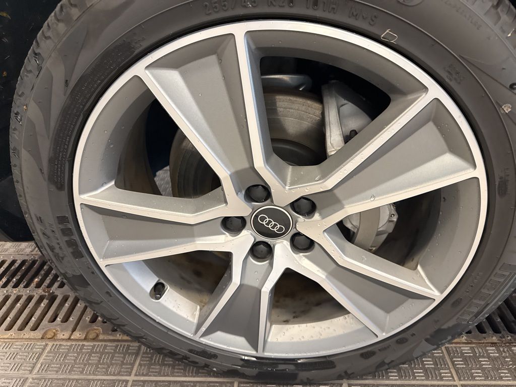2025 Audi Q5 45 S line Premium Plus photo 3