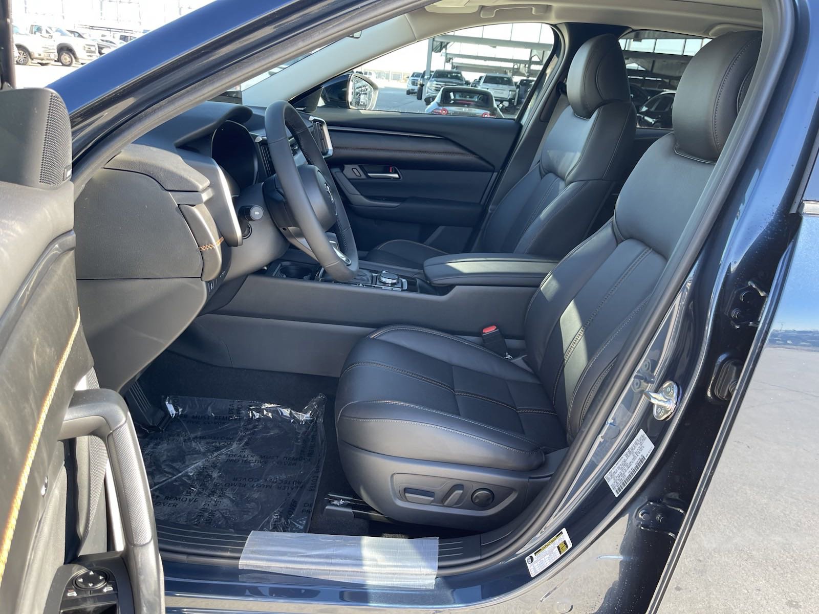 2025 Mazda CX-50 Premium photo 6