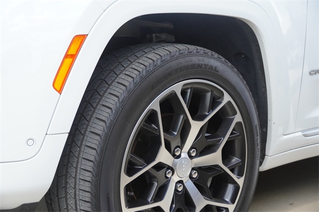 2025 Jeep Grand Cherokee Summit photo 5