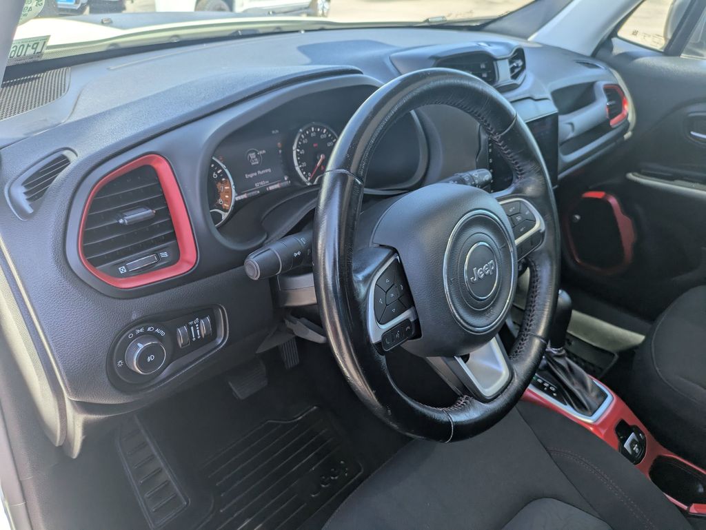 2018 Jeep Renegade Trailhawk photo 9