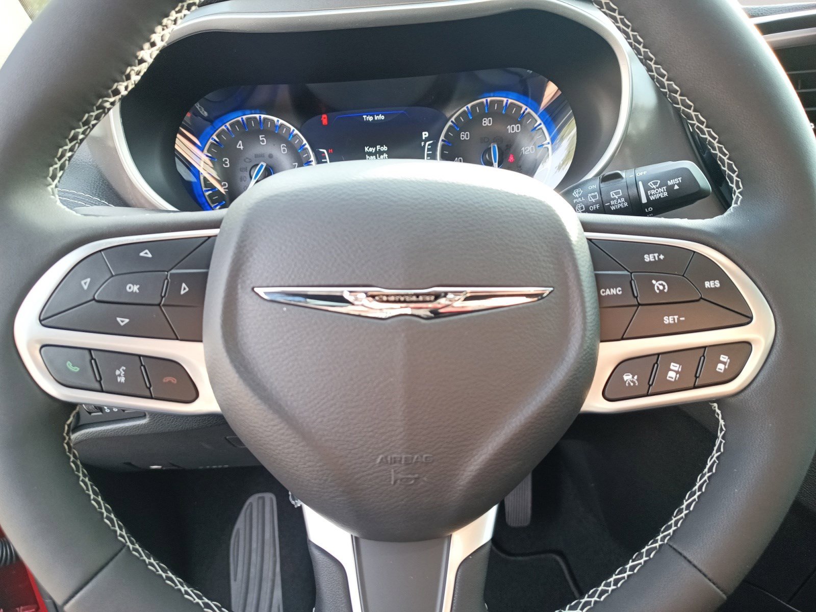 2026 Chrysler Pacifica photo 13