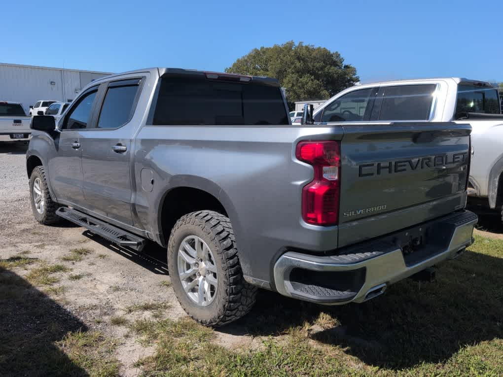 2020 Chevrolet Silverado 1500 LT photo 3