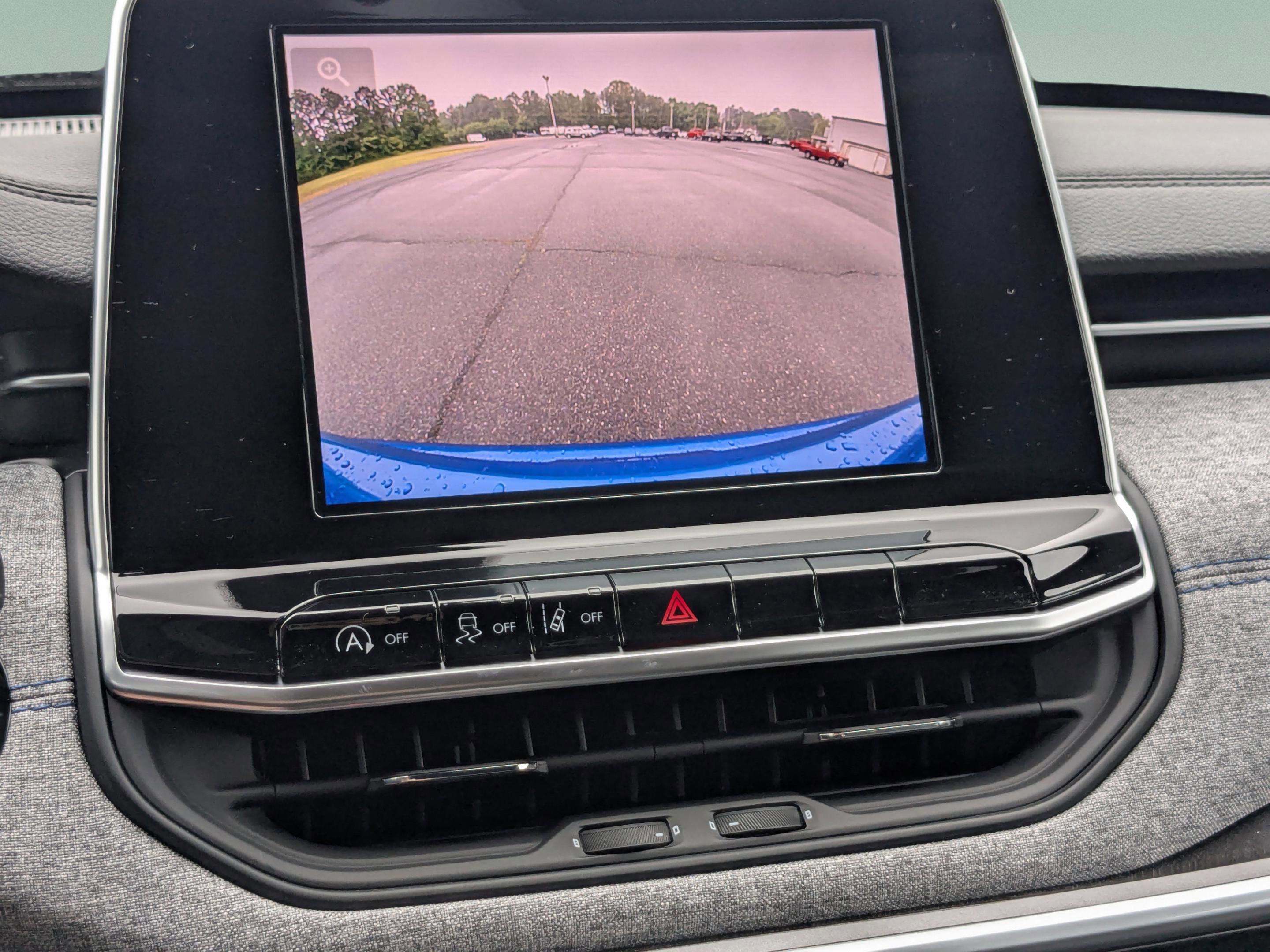 2025 Jeep Compass Latitude photo 22