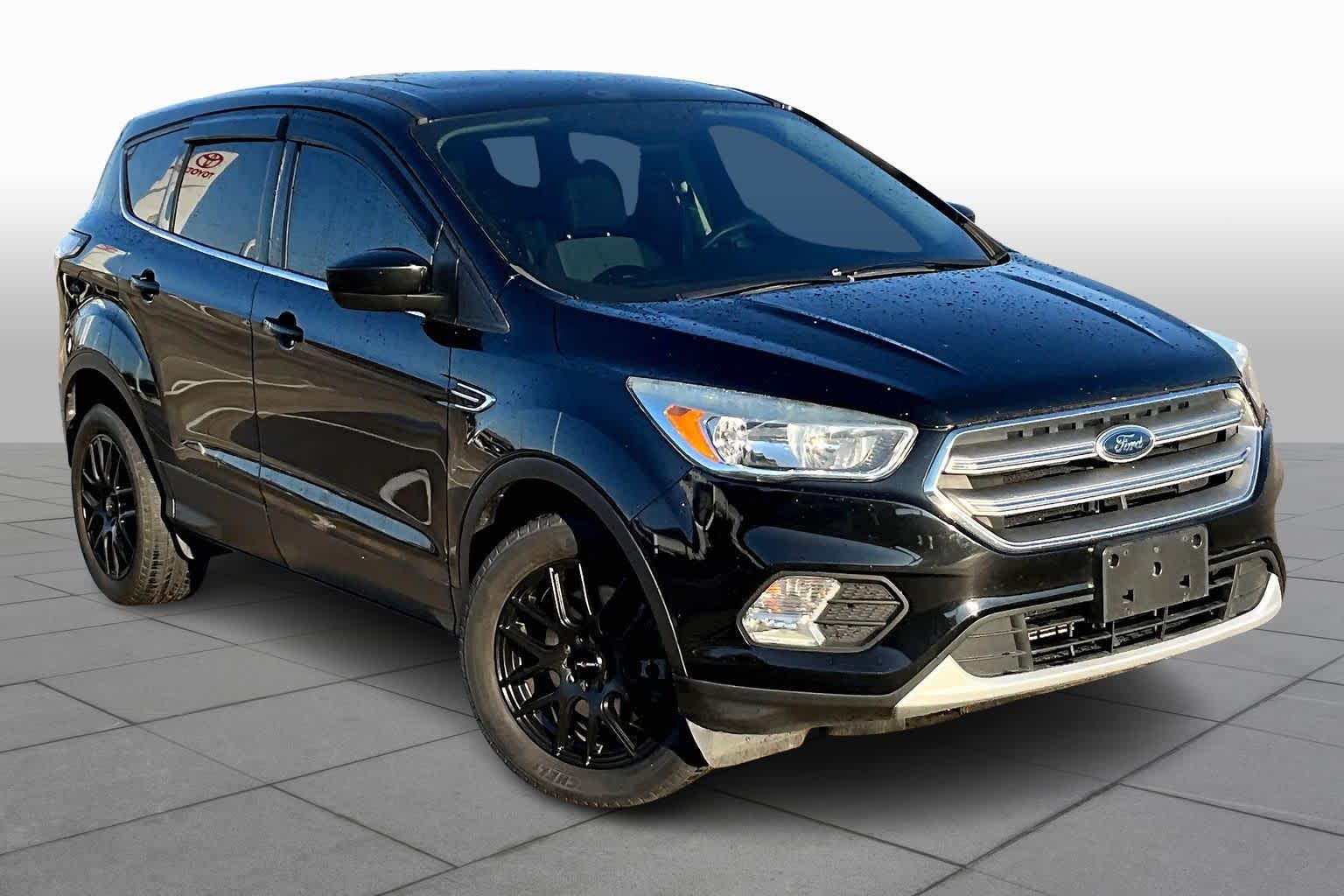 2017 Ford Escape SE photo 2