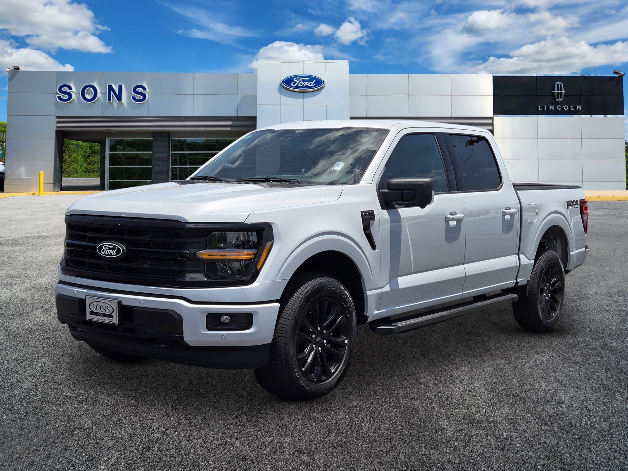 2025 Ford F-150 XLT's photo