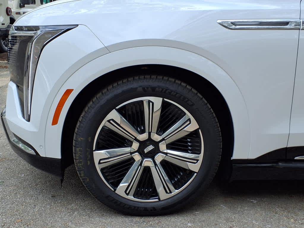 2025 Cadillac Escalade IQ Luxury photo 3
