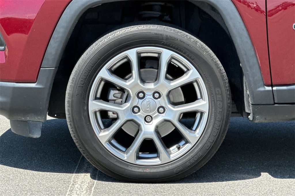 2022 Jeep Compass Latitude Lux photo 20