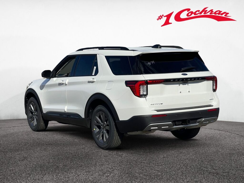 2026 Ford Explorer photo 4