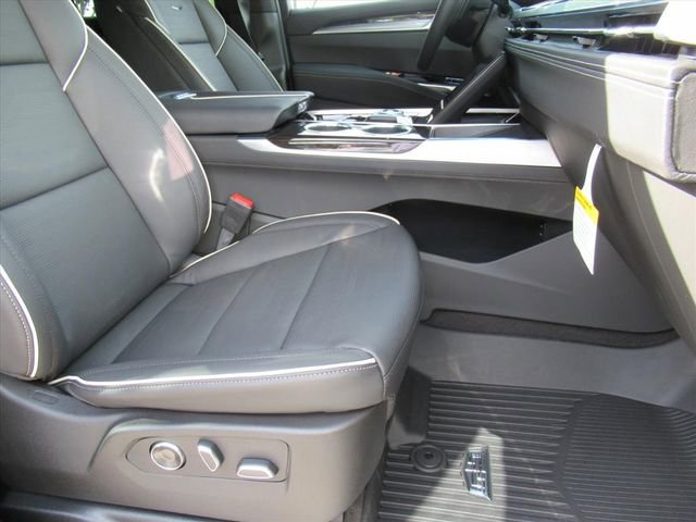2026 Cadillac Escalade Luxury photo 7