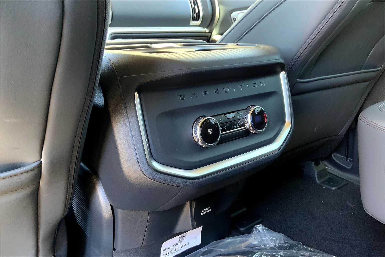 2025 Ford Expedition MAX EL photo 17