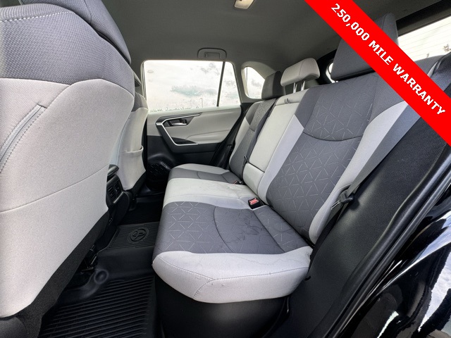2024 Toyota RAV4 Hybrid XLE photo 25