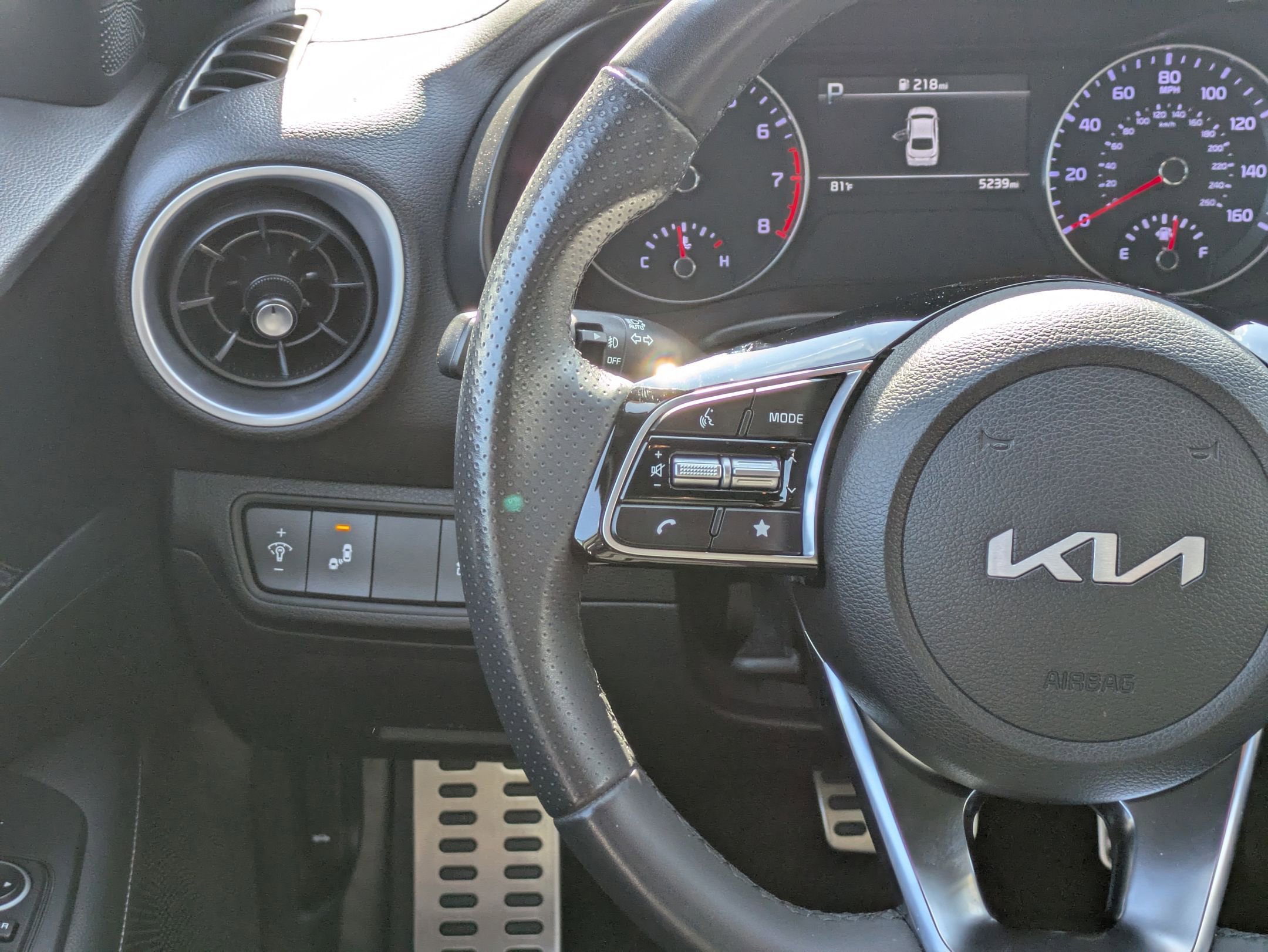 2024 Kia Forte GT-Line photo 23