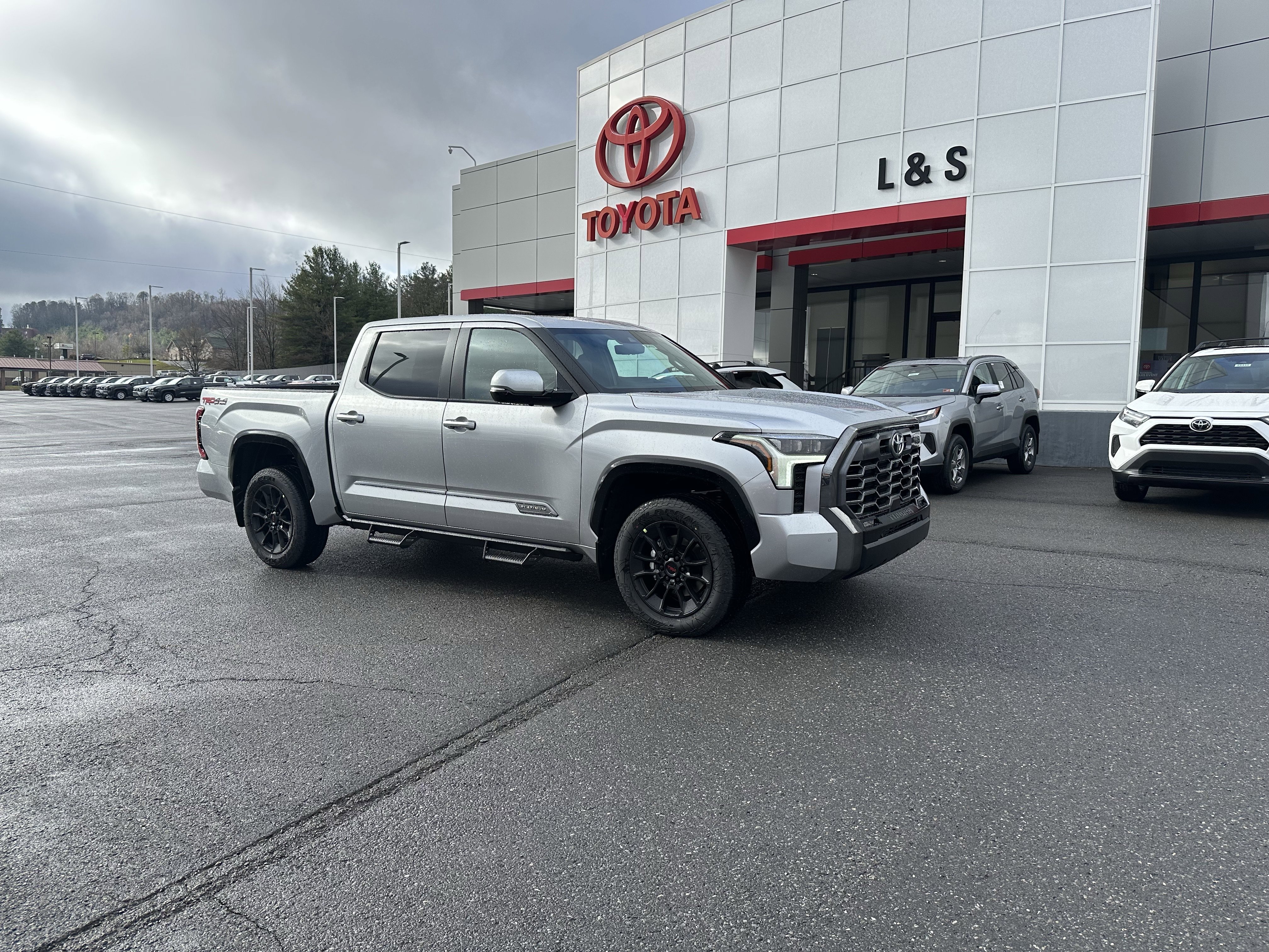 2026 Toyota Tundra Platinum's photo