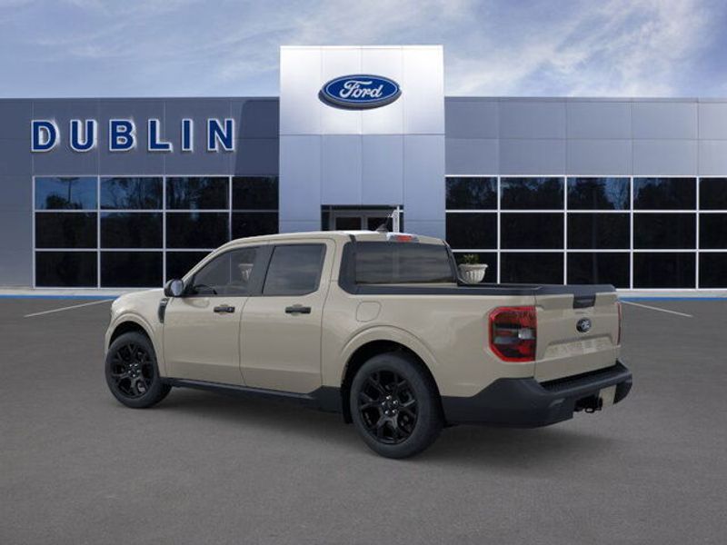 2025 Ford Maverick XLT photo 2