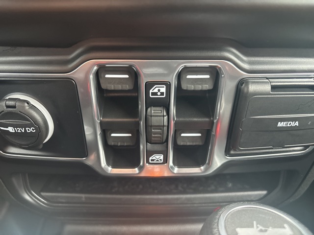 2022 Jeep Wrangler Unlimited Sahara photo 18