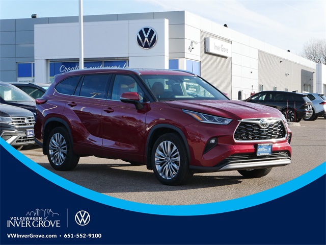 2023 Toyota Highlander Platinum's photo