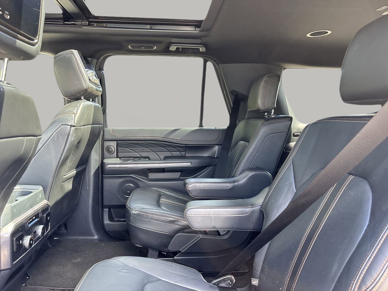 2022 Ford Expedition MAX Platinum photo 15