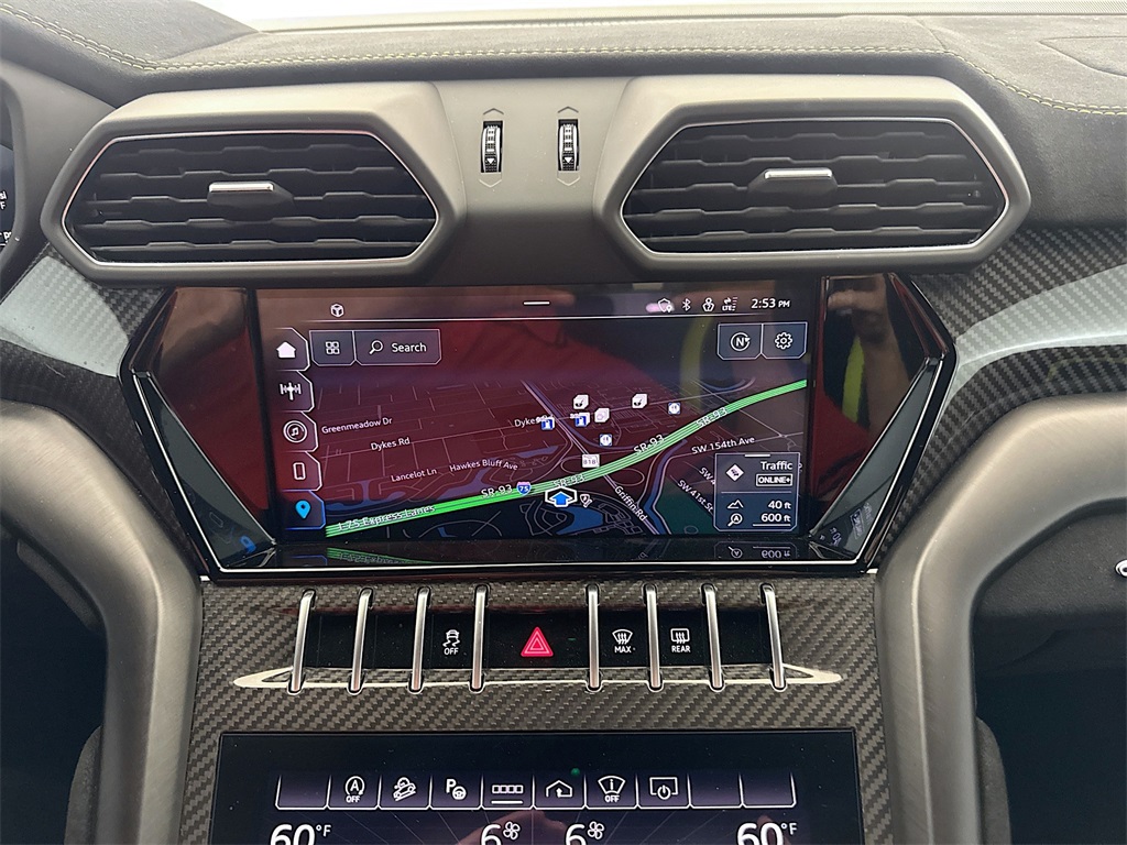 2024 Lamborghini Urus Performante photo 13