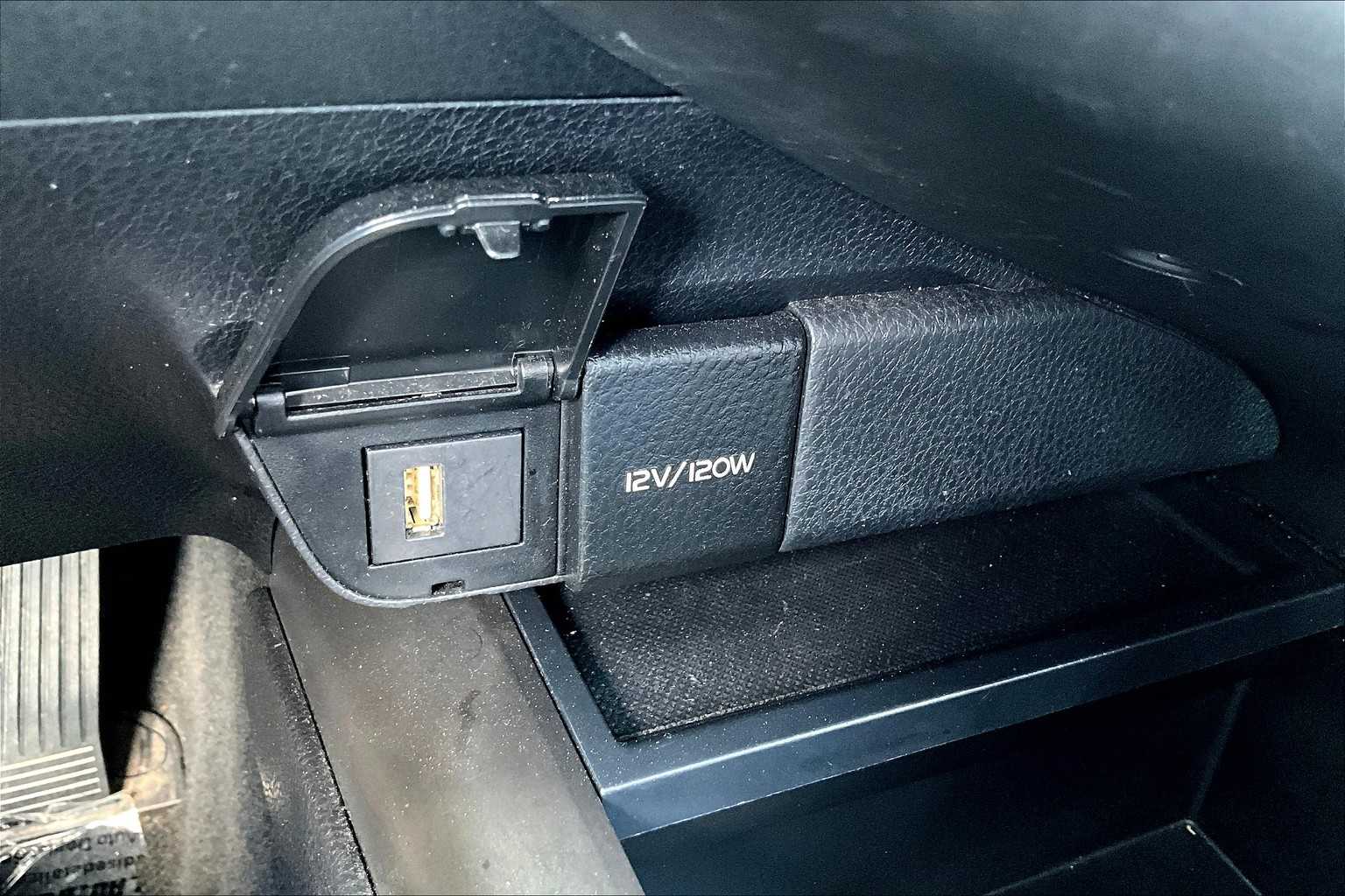 2023 Toyota Camry SE photo 30