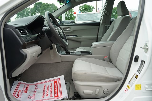 2015 Toyota Camry Base photo 9