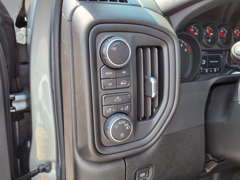 2026 Chevrolet Silverado 1500 Custom photo 15