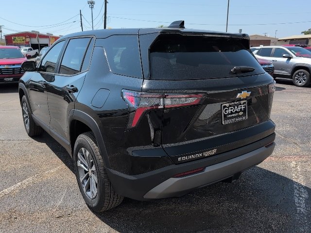 2026 Chevrolet Equinox LT photo 2
