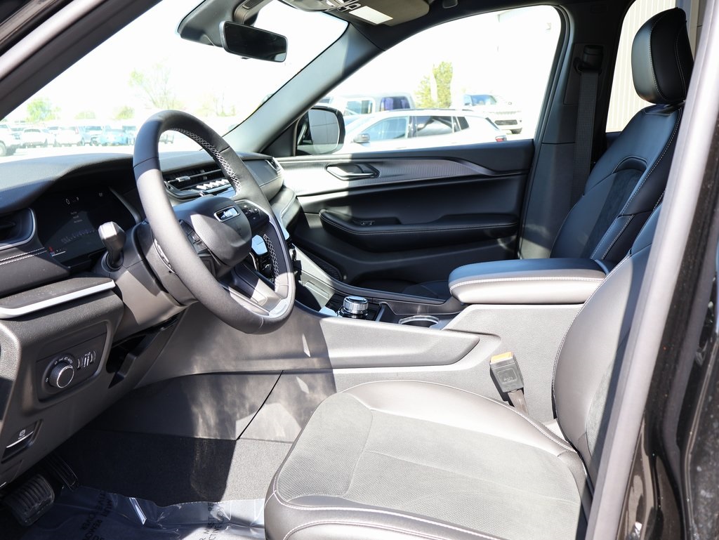 2025 Jeep Grand Cherokee Altitude X photo 24