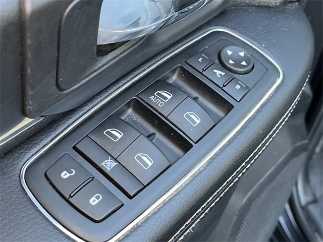 2015 Ram 1500 Sport photo 24