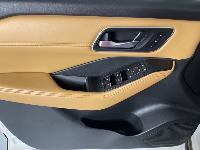 2022 Nissan Rogue Platinum photo 13