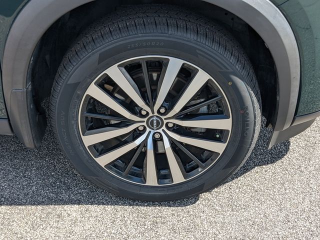 2023 Nissan Pathfinder Platinum photo 10