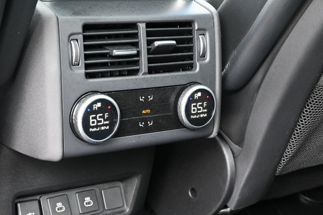 2023 Land Rover Discovery S R-Dynamic photo 23